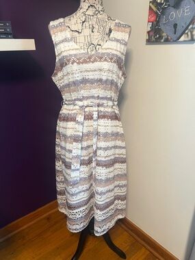Cloth and Portrait Sleeveless Dress